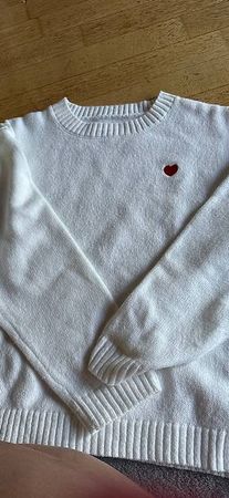 Damenpulli weiss mit Herz