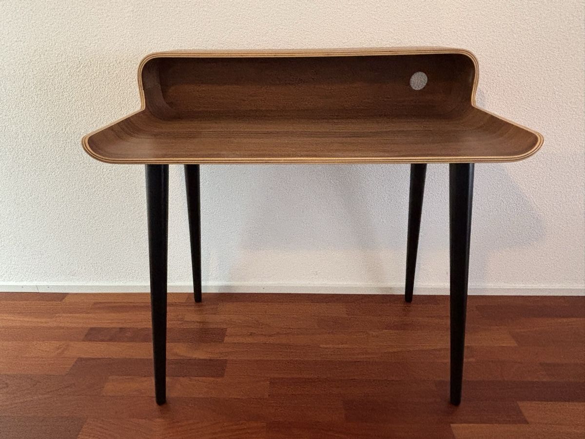 La Redoute Scrivanie: Vernan Walnut Veneered Desk – Usato da Ennetbaden venduto da FSzalay