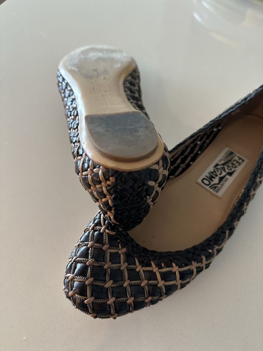 Salvatore Ferragamo Damenschuhe: FERRAGAMO Leather Ballet Flats size 38 – Gebraucht aus Triesenberg von mel_d8gv 1