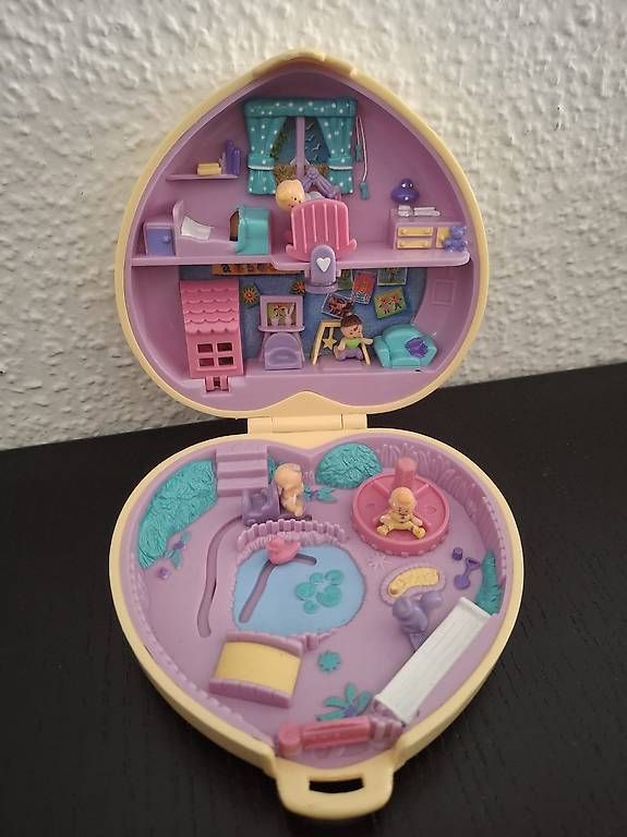 Polly Pocket Giocattoli: 1994 Polly Pocket Strollin Baby – Usato da Buchrain venduto da nic_9k5l