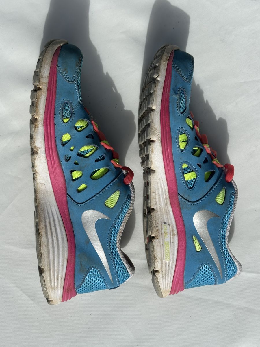 Nike Scarpe da donna: Blue Nike Running Shoes - Size US 7 - Great for Spring – Usato da Thalwil venduto da Maricortin 2