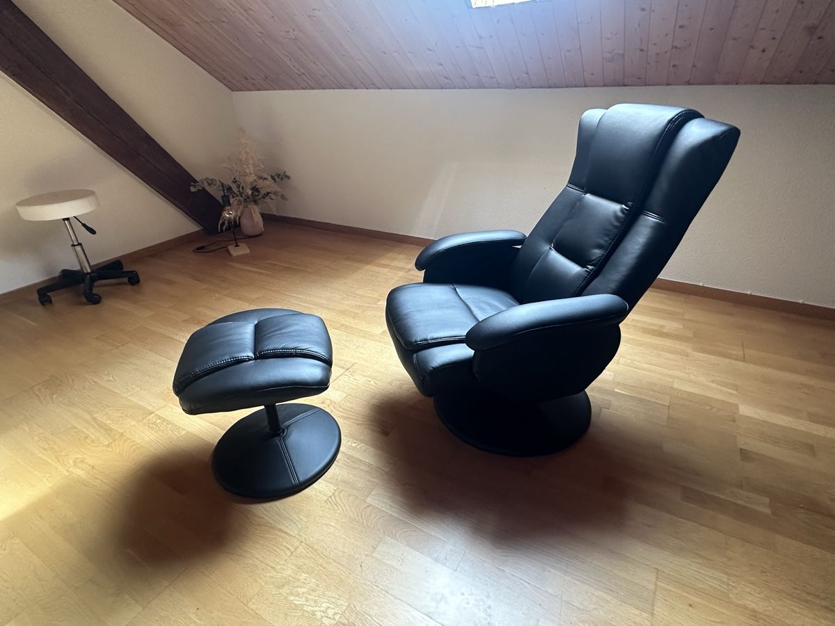 Fauteuils: Sessel mit Hocker – D'occasion à Biberstein par Koala1995