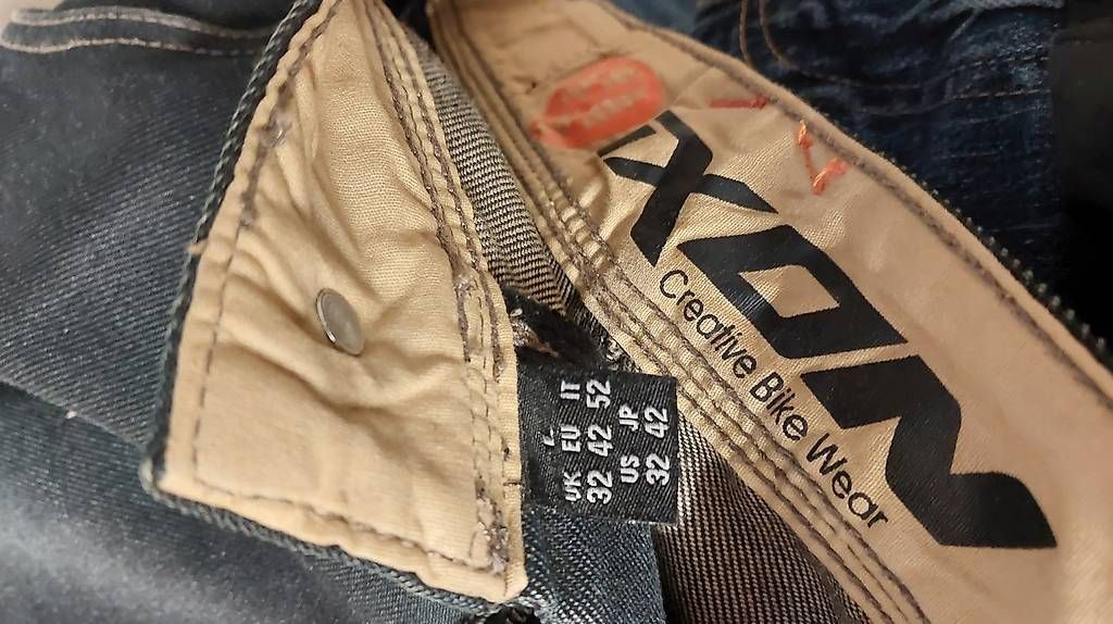 Hosen: Pantalon moto Ixon taille 32 us – Gebraucht aus Cernier von Dgege-L 2