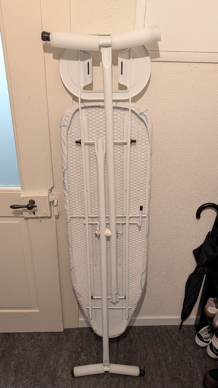 Assi da stiro: Ironing Board foldable adjustable height good condition – Usato da Uster venduto da jap_k7fq 2