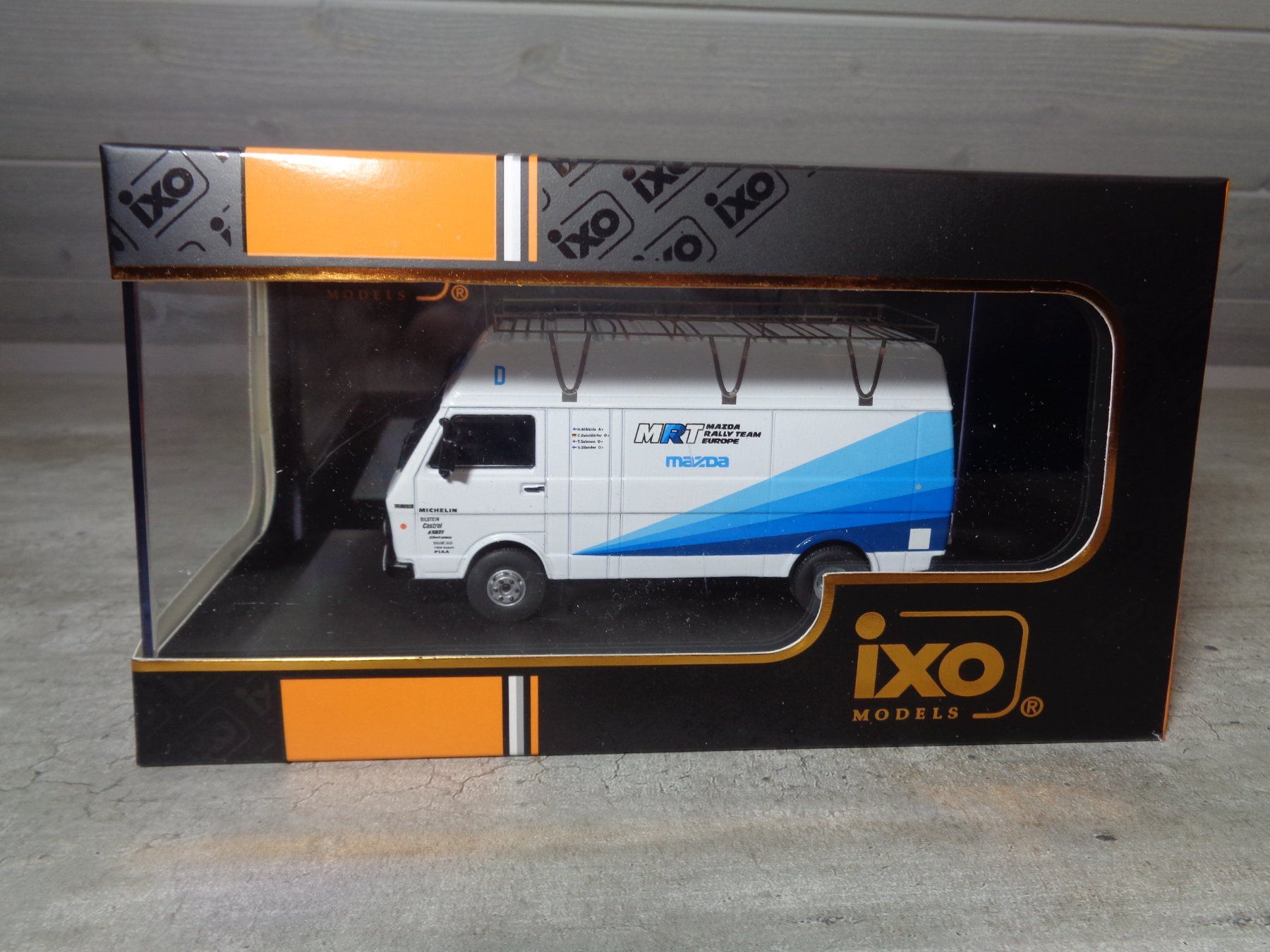 Volkswagen Modellautos: Ixo 1:43 VW LT Assistance Mazda Rallye – Neu und originalverpackt aus Reconvilier von rallycar 1