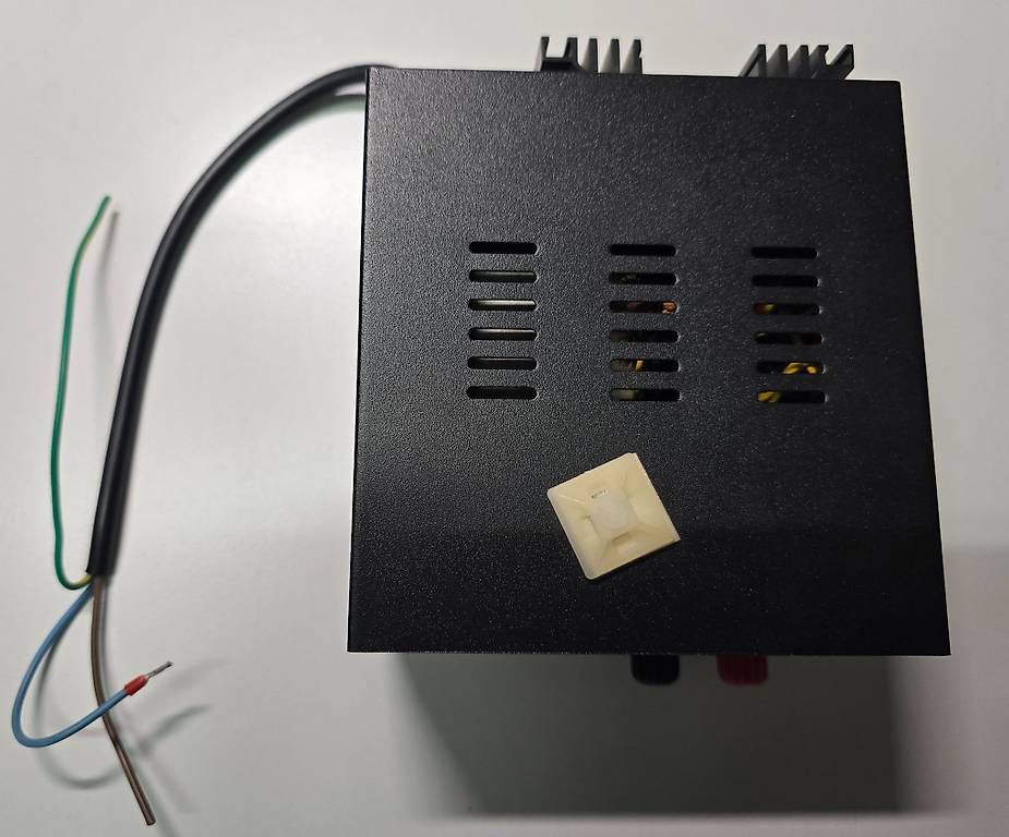 Caricabatterie: Voltcraft FPS 4A, lüfterloses Netzteil 13.8 Volt, 2/4 A – Usato da Steinerberg venduto da Bcsbcs 1