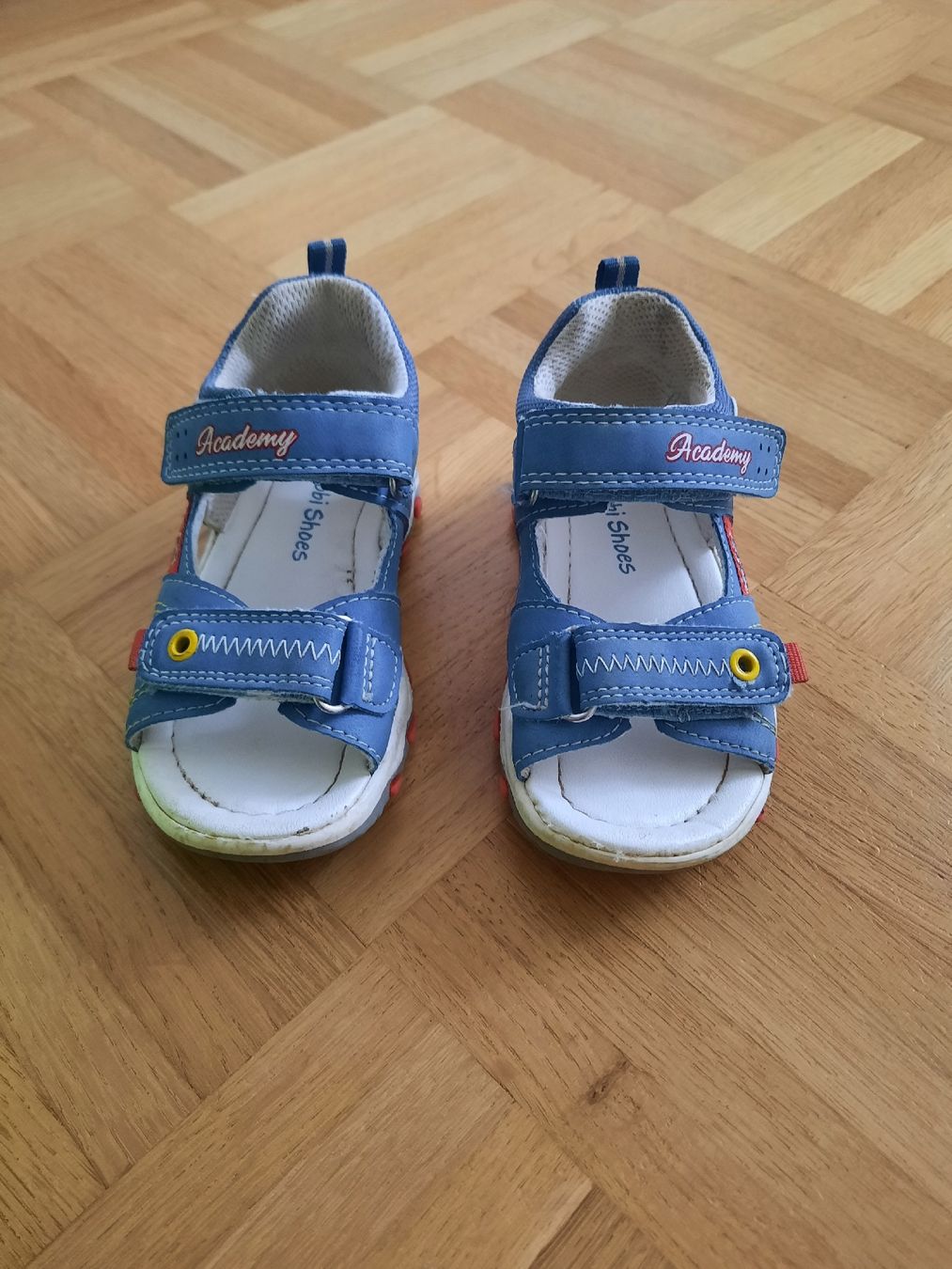 Scarpe per ragazzi: Kinder Sandaletten, Grösse 23 mit Originalverpackung – Usato da Ettingen venduto da Guggerin