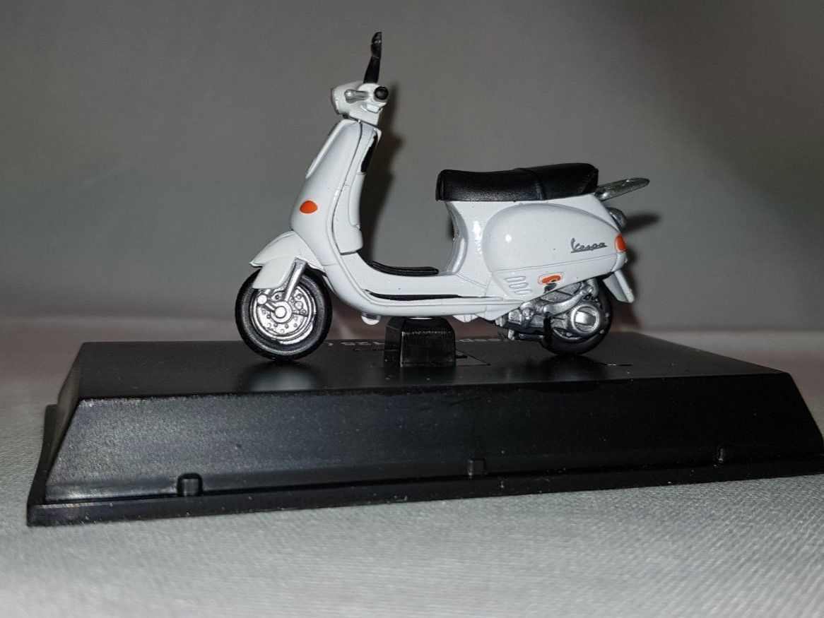Vespa Modellbausätze & Standmodelle: Modell Vespa 125 (1996) – Gebraucht aus Nottwil von echtMOMO 3