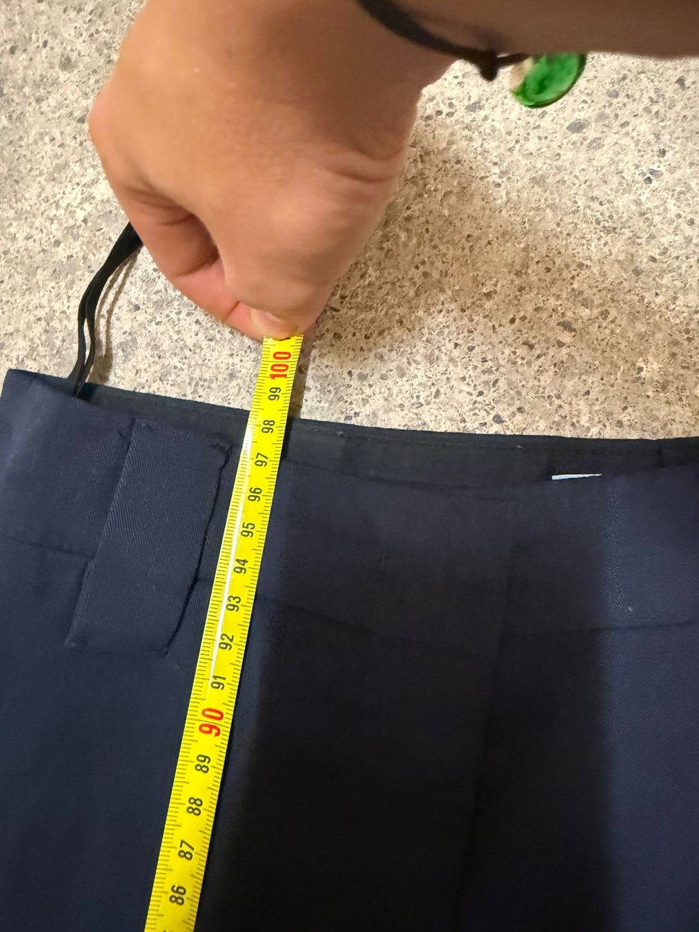 Prada Pantalons: Prada work pants – D'occasion à Zürich par AlineCr 4
