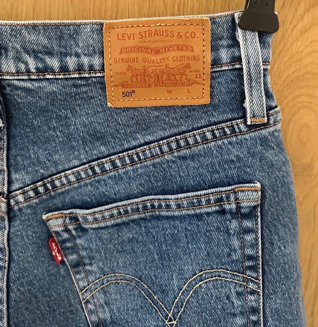 Levi's Pantaloni: Levis 501shorts w25 – Usato da Gondiswil venduto da shaenu 2