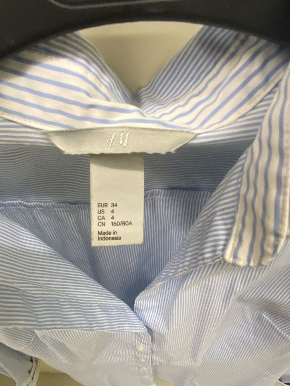 H&M Chemisiers: Blaues-weisses Hemd – D'occasion à Zürich par beg_nlp8 2