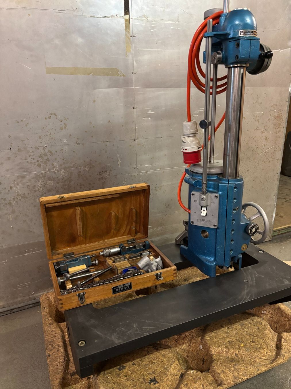 Tutte le macchine: Vertikal Berco Bohrwerk AP 90 – Usato da Möriken AG venduto da mechanic6365 5