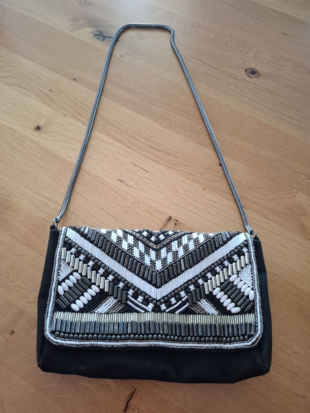 H&M Sacs femmes: Tasche schwarz mit Perlen  – D'occasion à Wangen SZ par Mschatz
