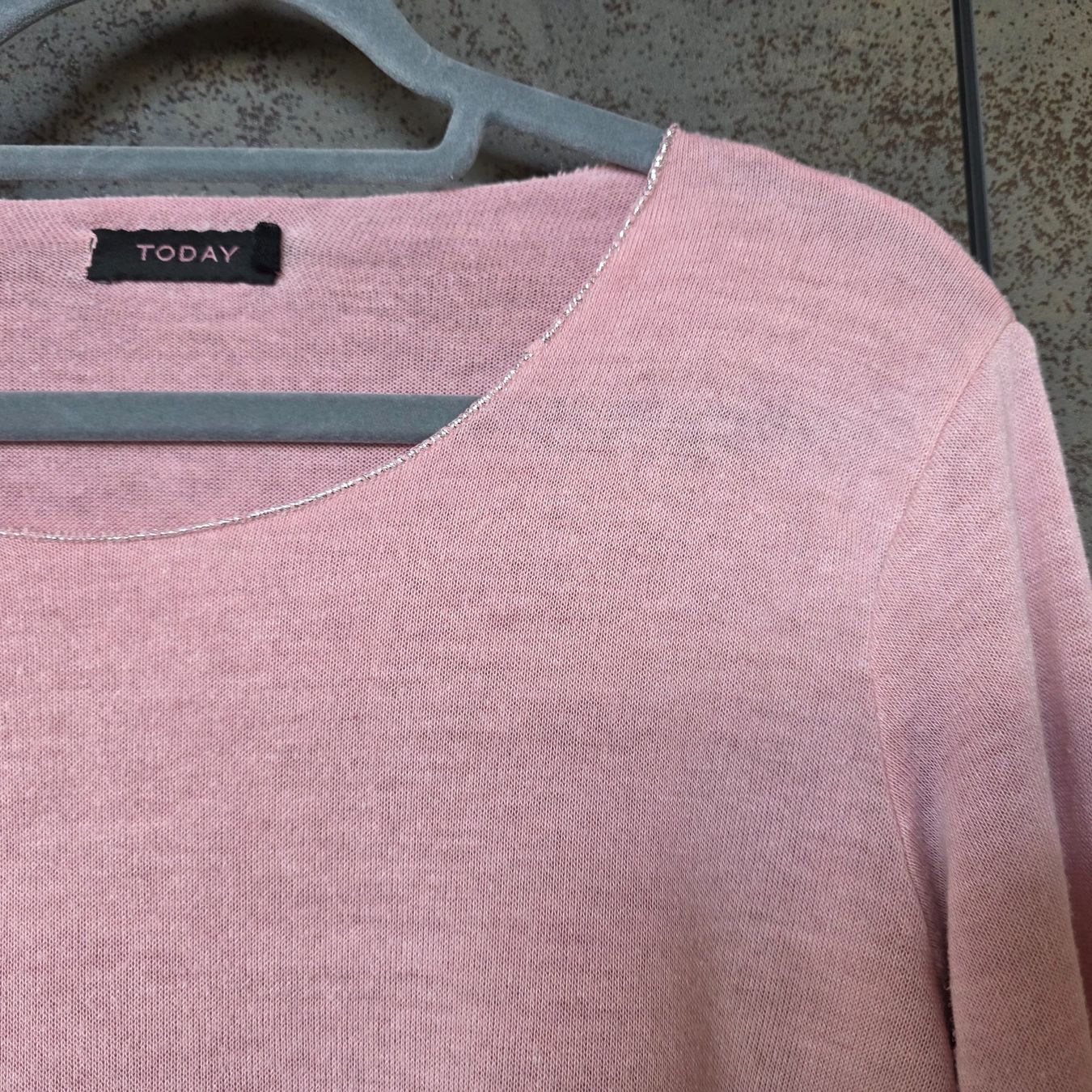 Pullover & Sweatshirts: 🐸 ROSA VISKOSE PULLOVER L MIT SILBERRAND – Gebraucht aus Môtier (Vully) von Frogs 1