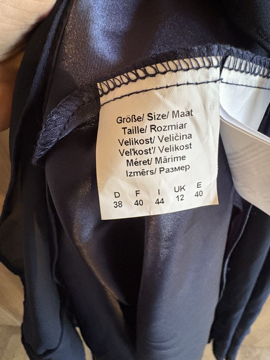 Kleider: Festkleid  – Gebraucht aus Mörigen von che_92tn 1
