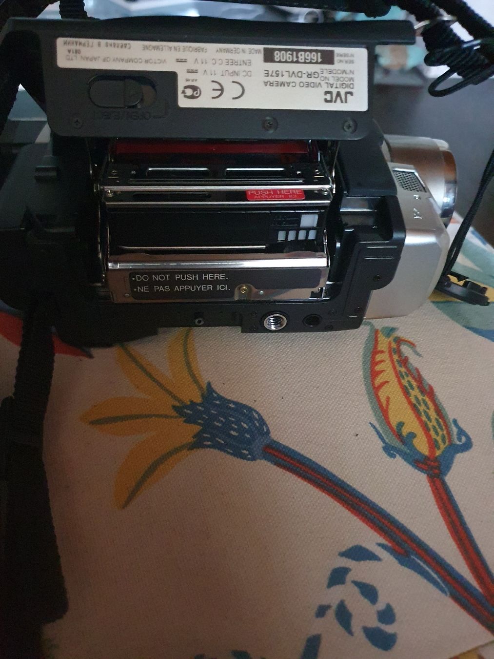 JVC Caméscopes: JVC GR-DV157E Digital Video Camera gebraucht – D'occasion à Erlinsbach SO par pts_6v5d 2