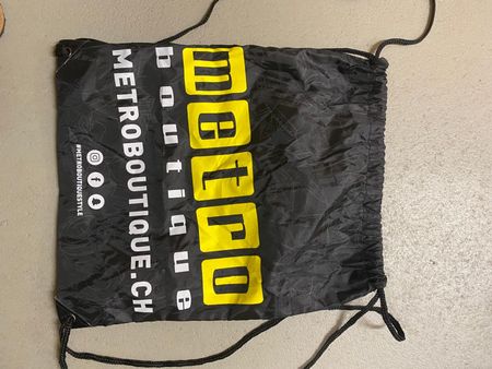 Turnbeutel Metro Boutique schwarz mit Logo