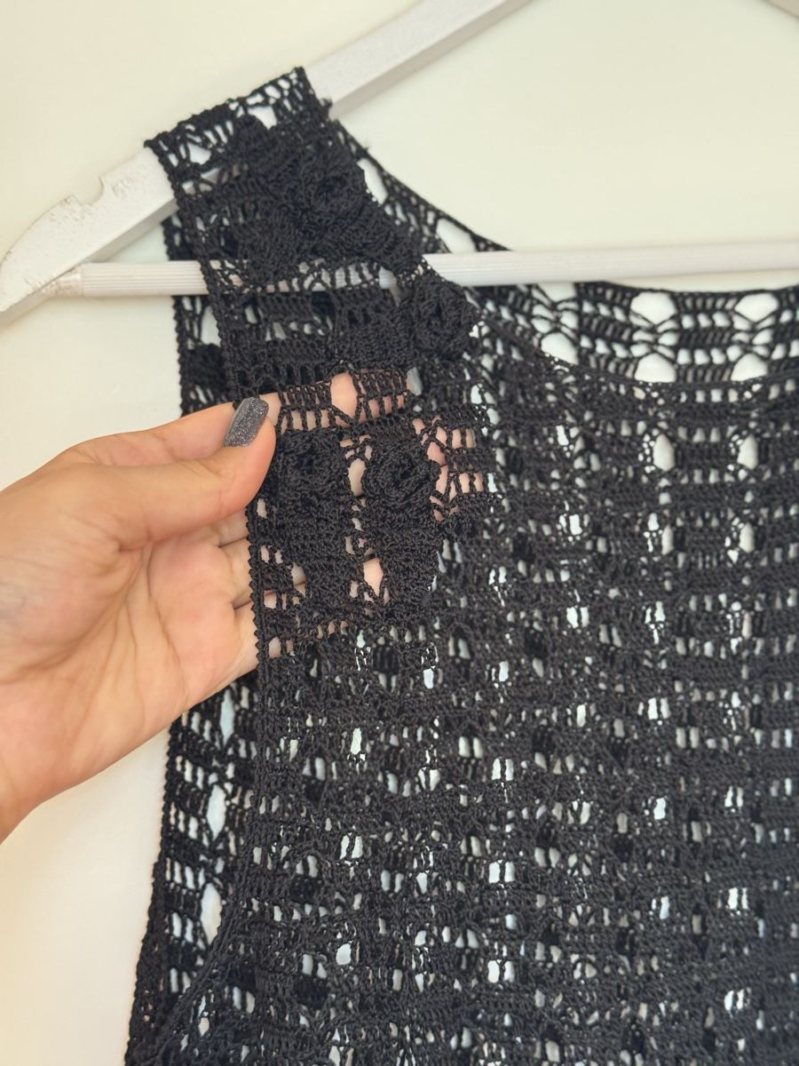 Top: Black crocheted sleeveless top size M-L  – Usato da Turbenthal venduto da elizameise 4