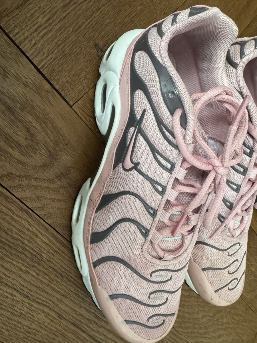 Nike Scarpe da donna: Nike Tn rosa/grau – Usato da Bern venduto da emi_rcd5