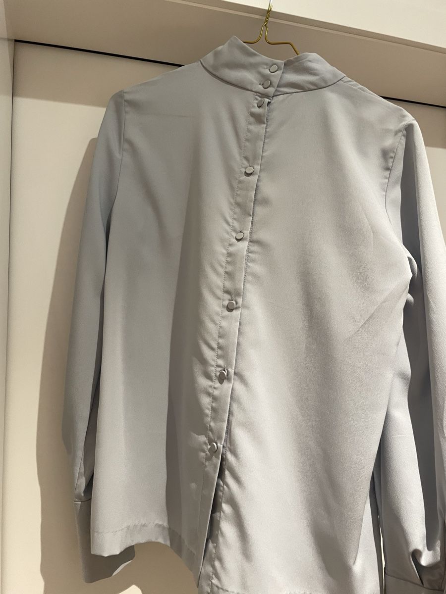 H&M Blusen: Elegante Bluse hellblau – Gebraucht aus Zofingen von silbosja 5
