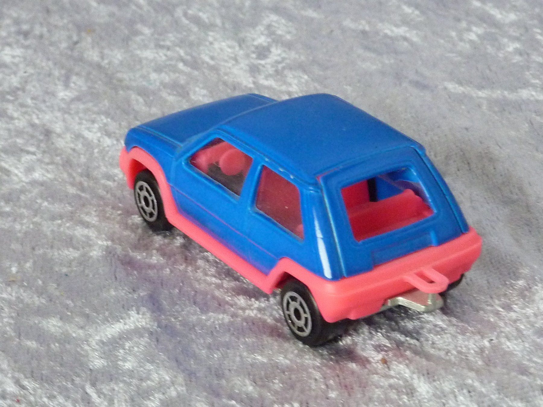 Renault Modellini d'auto: Renault 5 GT  1:64 – Usato da Dürrenäsch venduto da modellautos4you 2