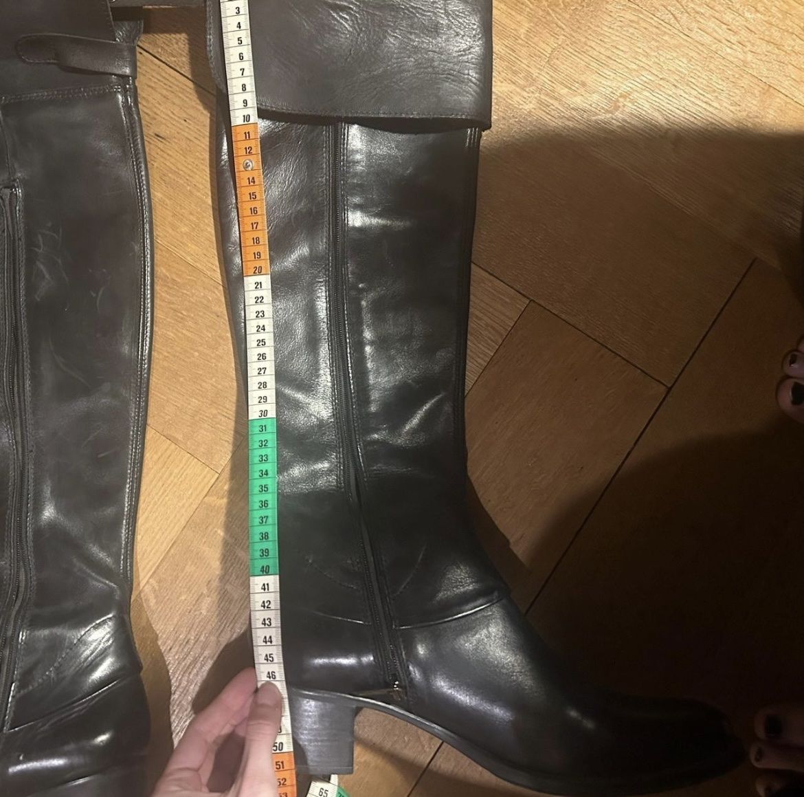Scarpe da donna: Black leather knee high boots – Usato da Pully venduto da car_rwv6 4