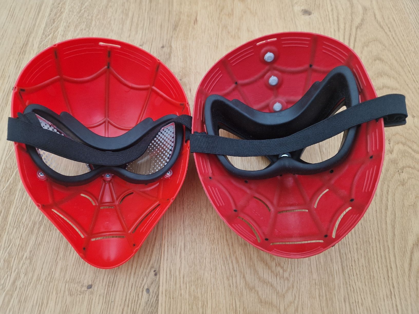 Maschere: Zwei Spiderman Masken - Perfekt füt Fasnacht oder Halloween! – Usato da Widen venduto da corinne125 1