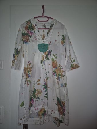 Tunika Blumenmuster Weiss Grösse L/XL sehr guter Zustand