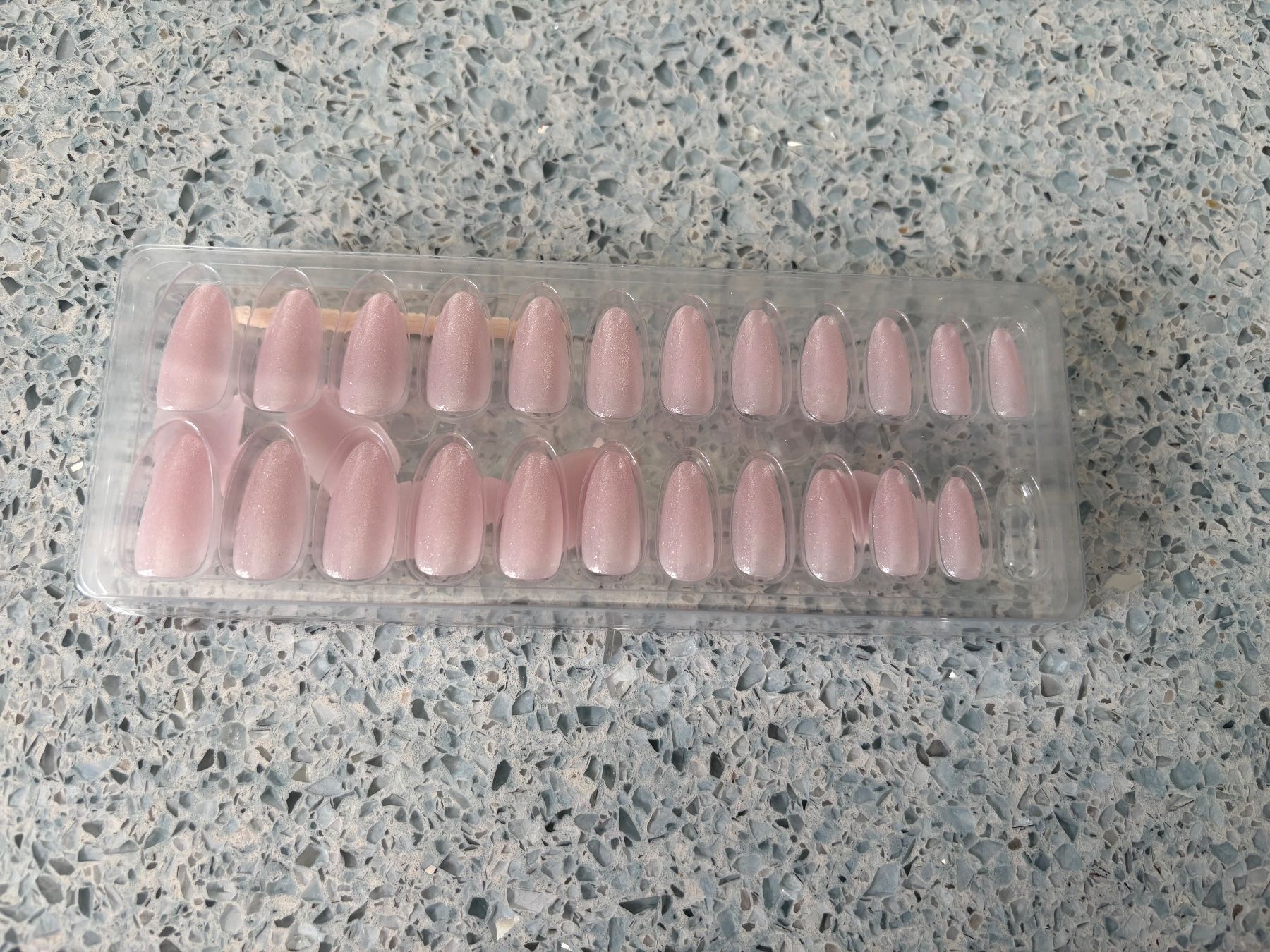Unghie finte: Doonails Soft Gel Press-ons, Rosa Glitter, 1 x gebraucht – Usato da OLTEN venduto da lululoveslemon99