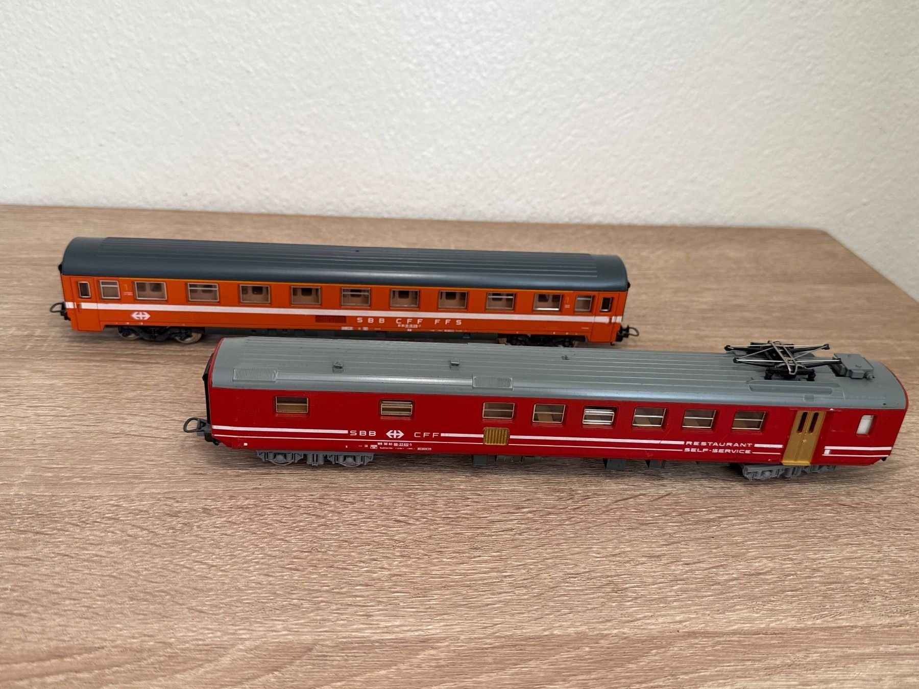 Lima Modellini di ferrovie: Lima 2x Personenwagen SBB (F) – Usato da St-Aubin-Sauges venduto da Lo_Go