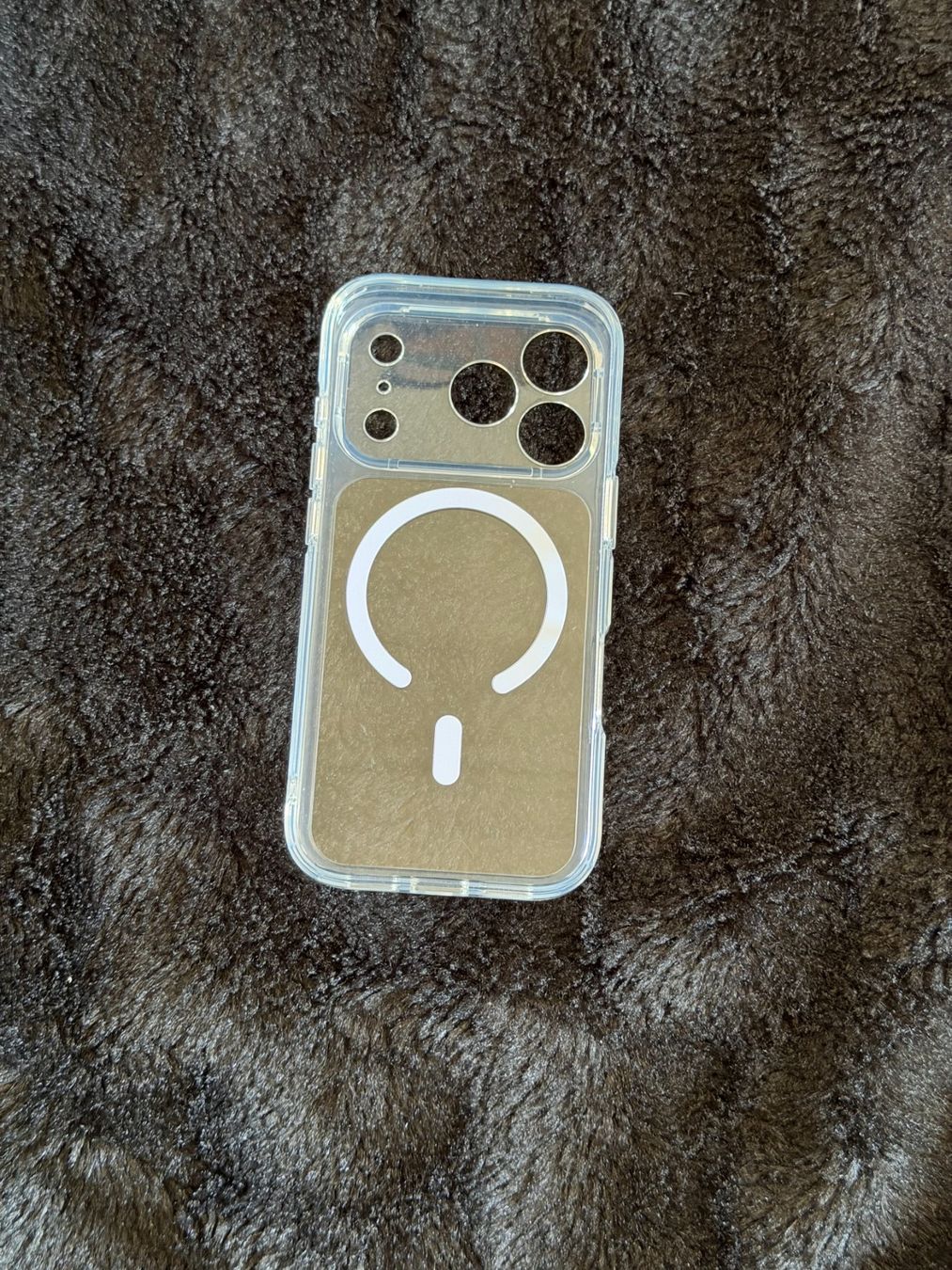 Apple Covers & Schutzfolien: Case iPhone 17 pro magsafe – Gebraucht aus Genève von DigitalEco 1
