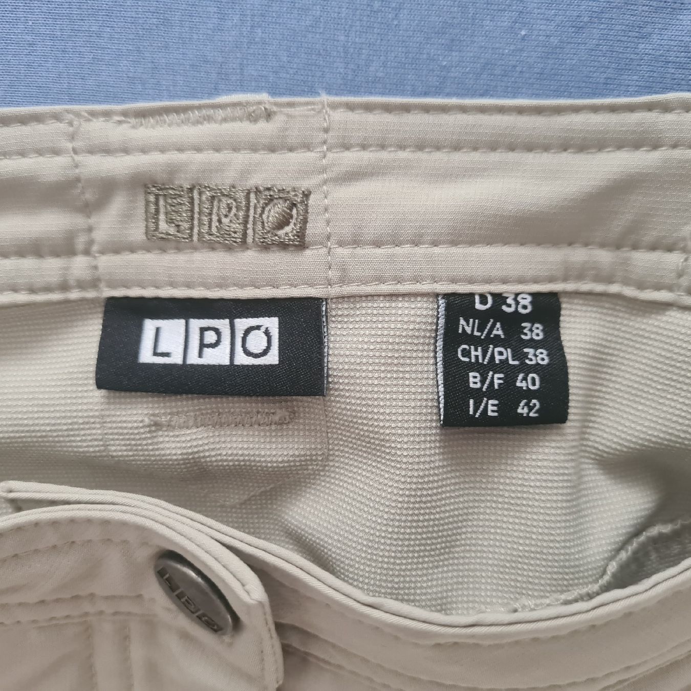 Pantaloni: LPO Damen Shorts  Gr 38 – Usato da Steinen venduto da turbogeiss99 4