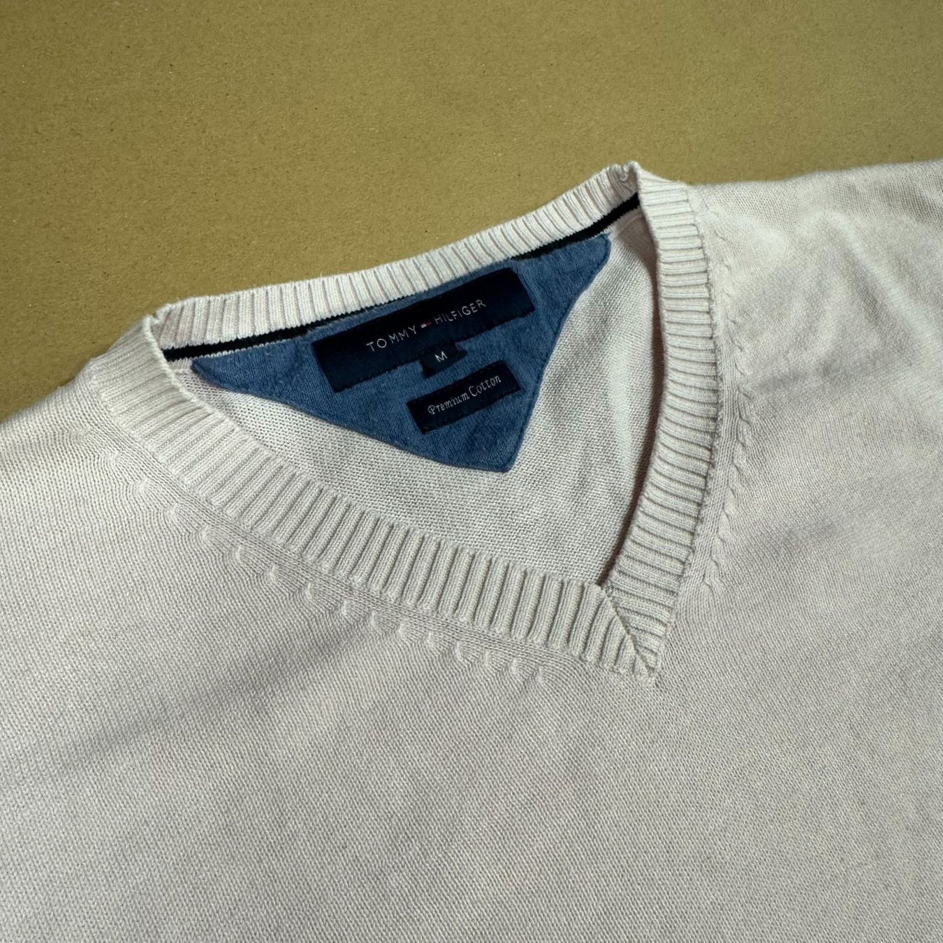 Tommy Hilfiger Maglioni & Felpe: Tommy Hilfiger light pink sweatshirt pullover pull – Usato da St. Gallen venduto da sourced_limited 2