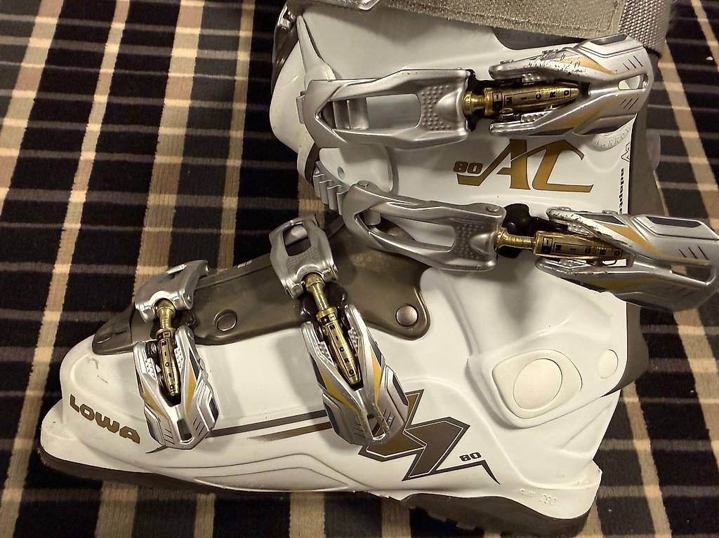 Sci: Ski und Schuhe – Usato da Ebikon venduto da cla_bh2n 1