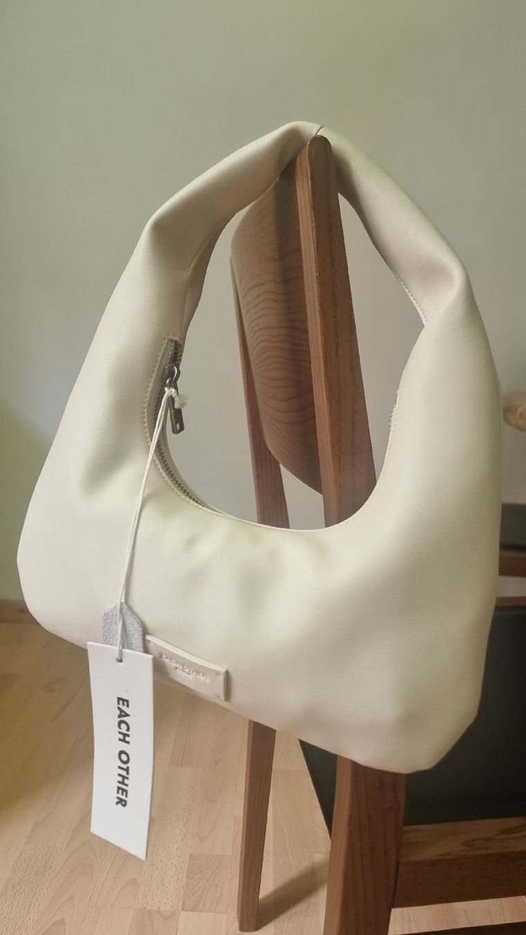 Altro in  Abbigliamento & Accessori: Sac à bandoulière - Each Other – Nuovo e nell'imballaggio originale da Bern venduto da far_d65g