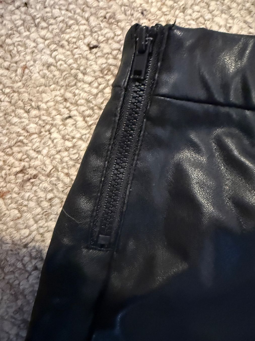 H&M Vestiti & Gonne: Schwarzer Mini Lederrock, Grösse 116 – Usato da Hundwil venduto da Sandysan1702 2