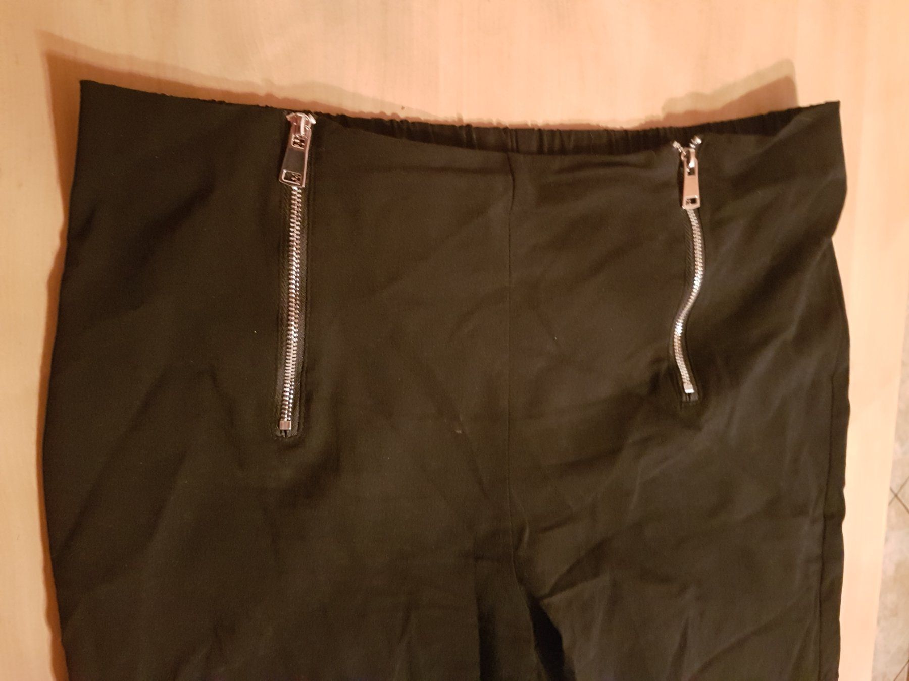 Pantaloni: Pantalon noir taille L marque Chicorée – Usato da Villiers venduto da san_jn5w 1