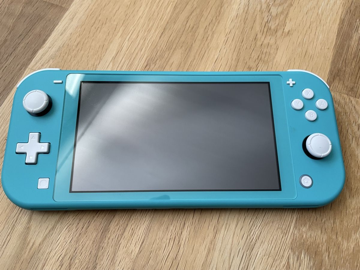 Nintendo Konsolen: Nintendo Switch Lite Turquoise Konsolen Bundle – Gebraucht aus Belp von beardman 2