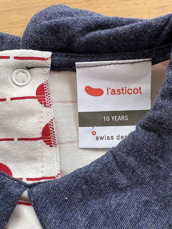 Blusen, T-Shirts & Tops: Haut l'Asticot 10 ans – Gebraucht aus Genève von sandram02 2