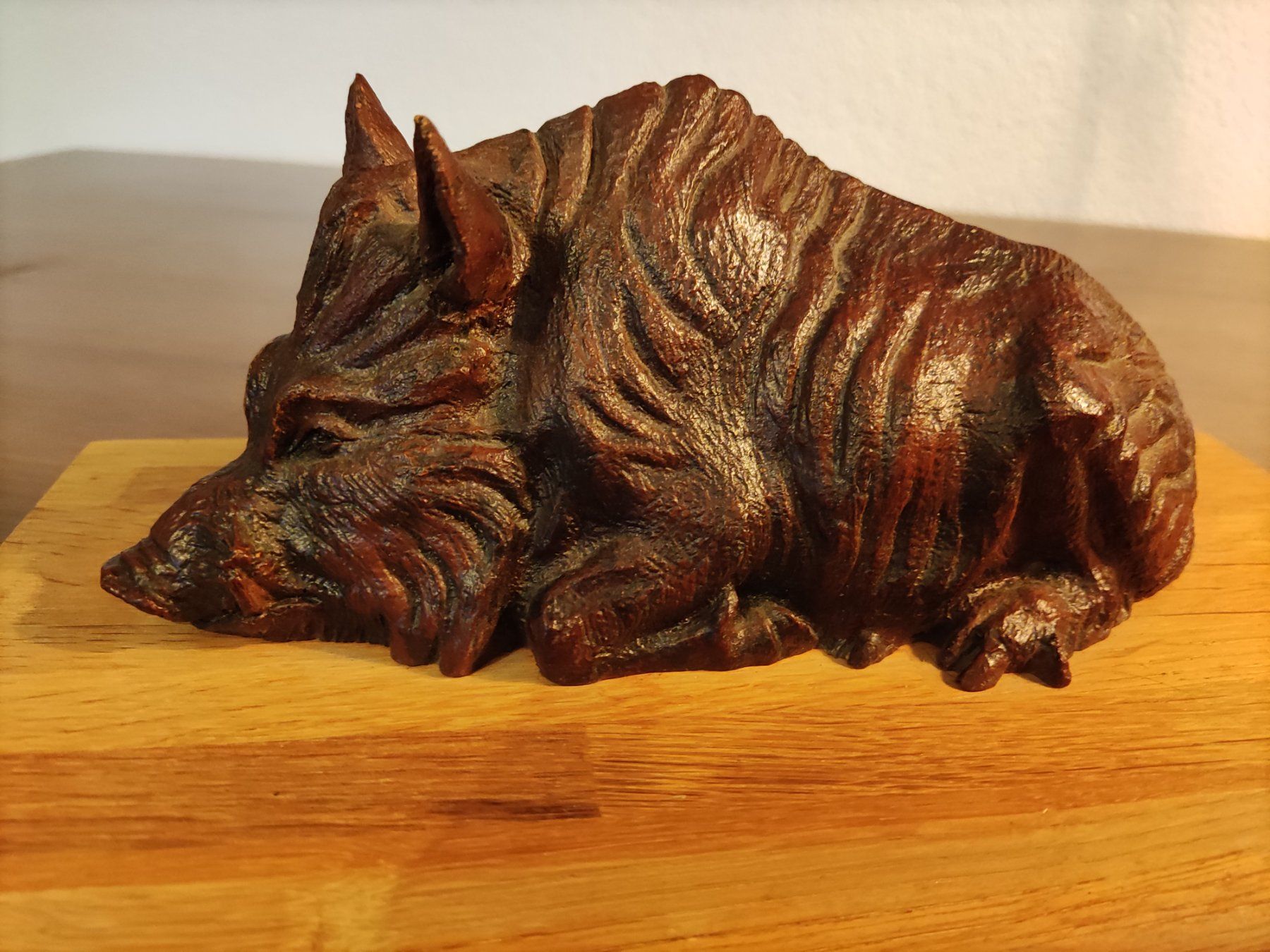 Sculture & Statue: Geschnitztes Wildschwein auf Holzplatte – Usato da Solothurn venduto da Csw1 2