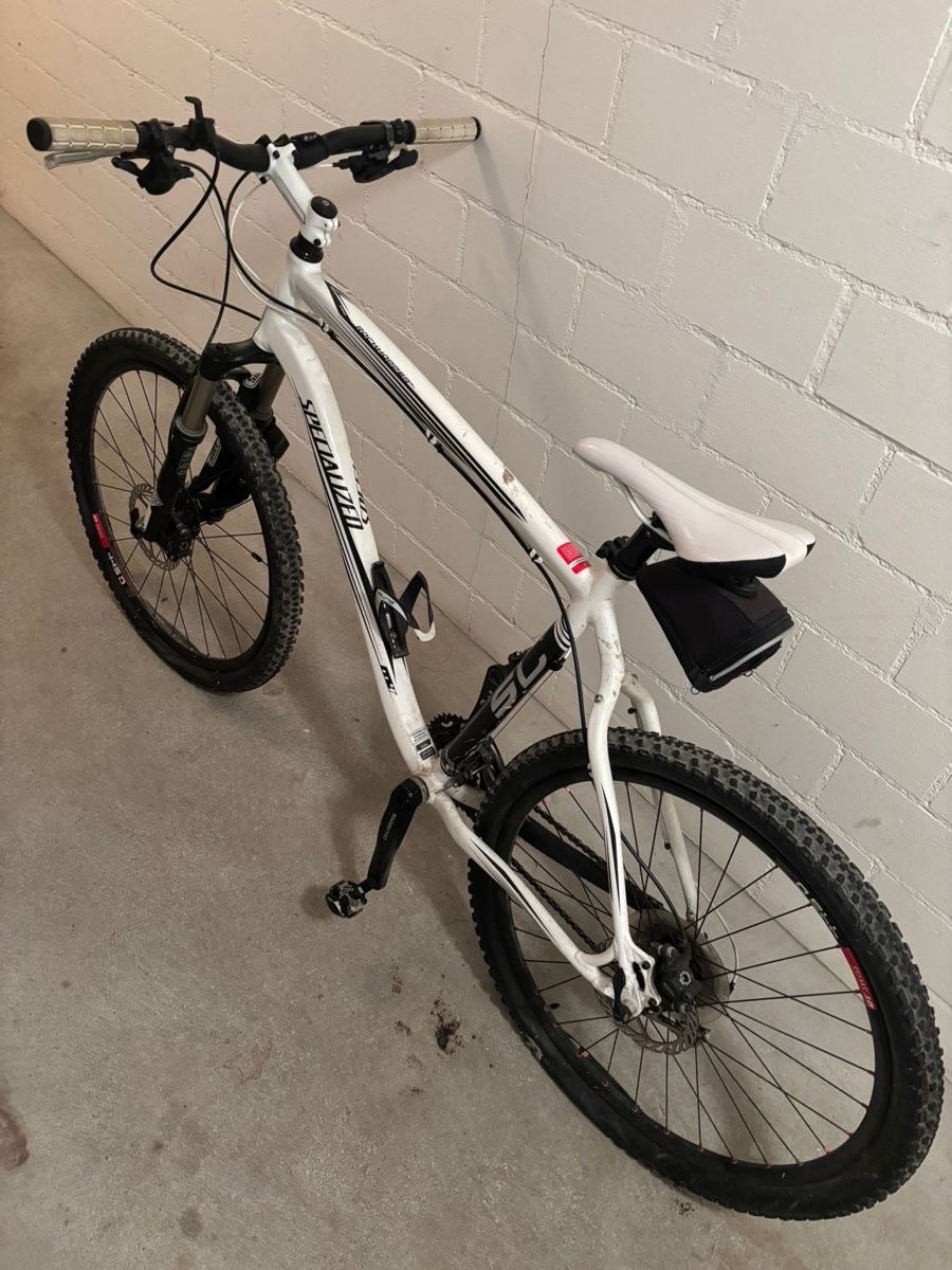 Specialized Biciclette: Specialized Herren Mountainbike – Usato da Aesch BL venduto da Kliana