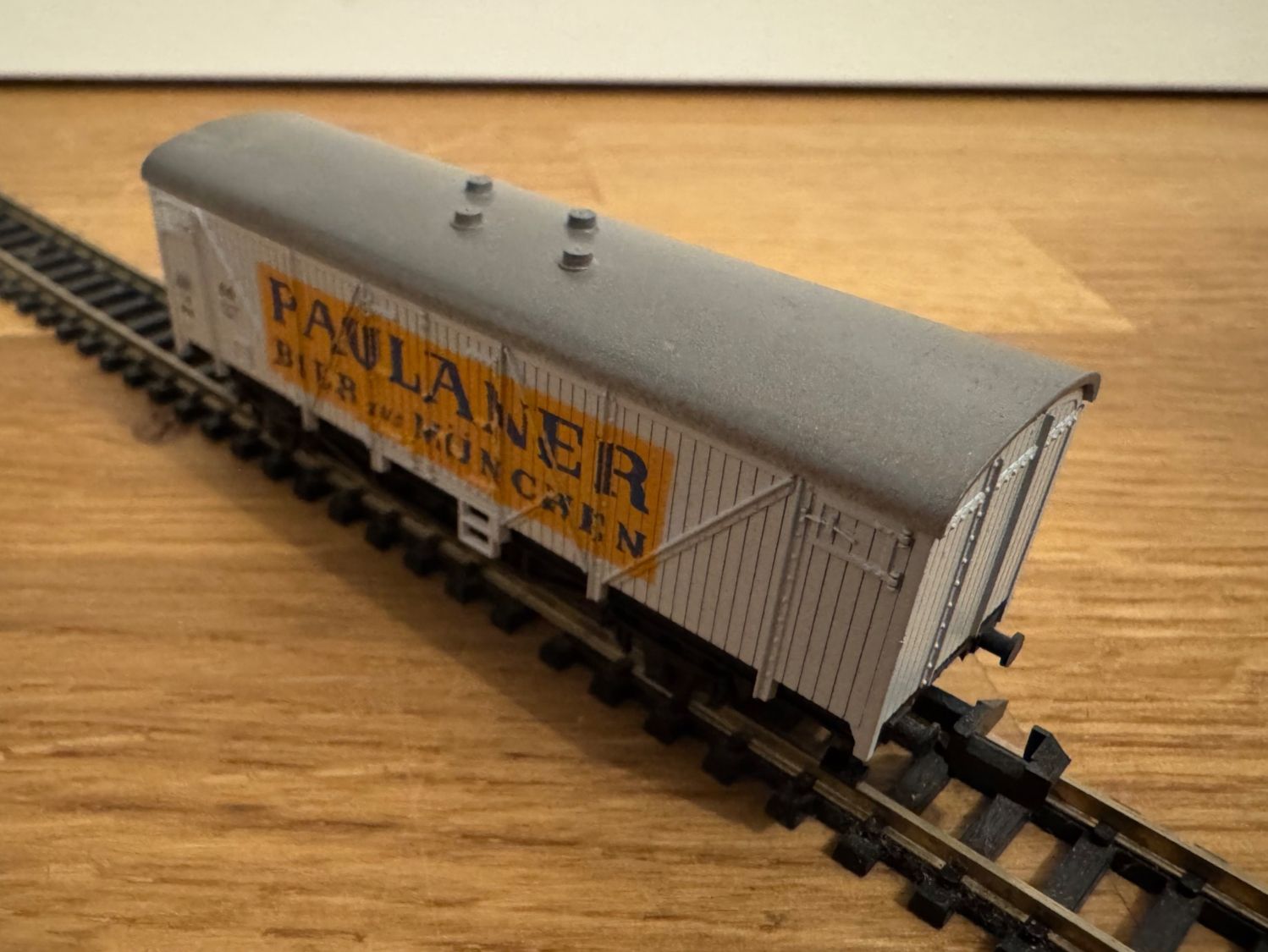 Roco Modellini di ferrovie: Roco Güterwagen "Paulaner“ – Nuovo (secondo la descrizione) da Schlierbach venduto da Look8 1