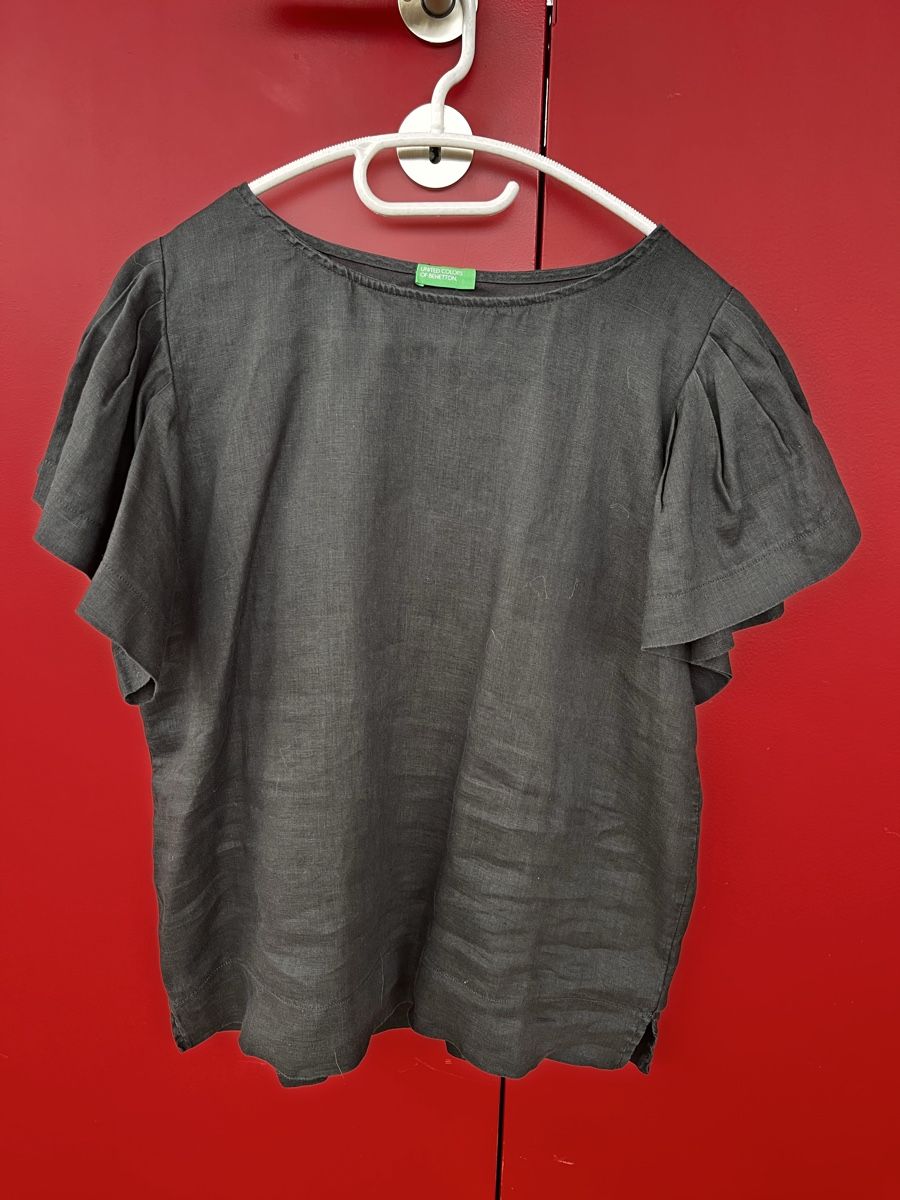 Benetton Top: Top en lin noir Benetton taille M – Usato da Romont FR venduto da cat_j6ww