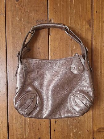 Goldene Furla-Tasche