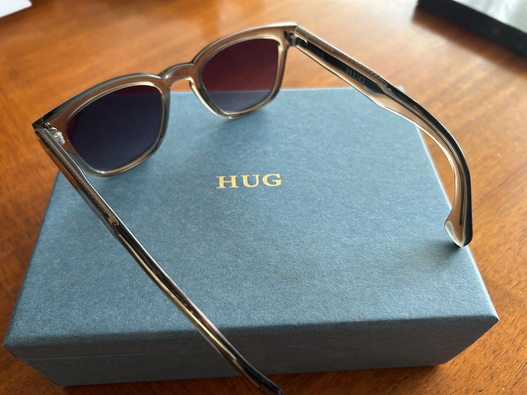 Occhiali & Lenti: Sonnenbrille Hug Spectacles mit Lederetui – Usato da Olten venduto da arcata 5