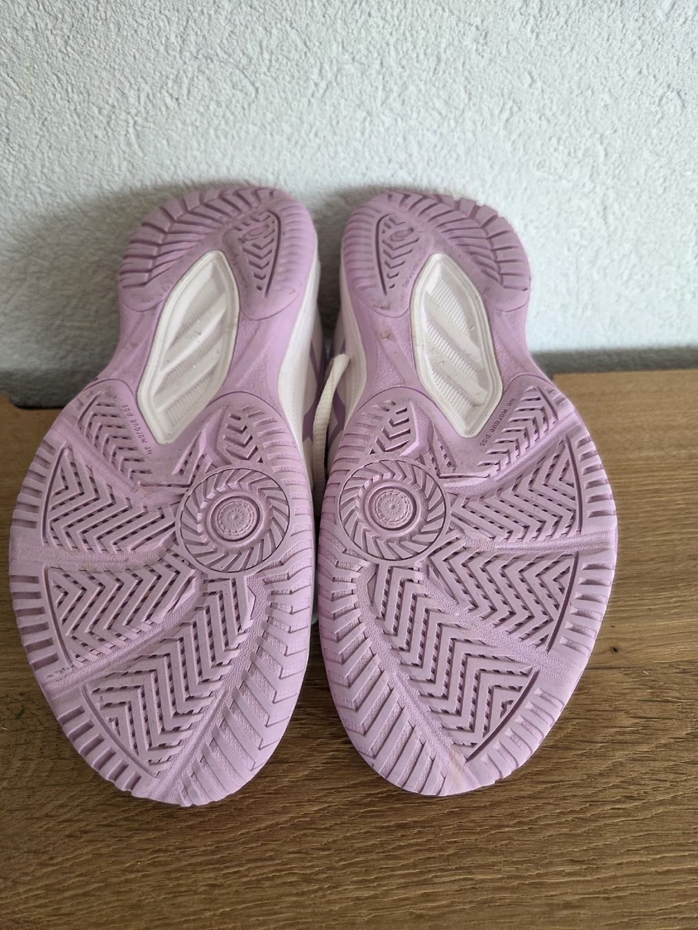 Asics Scarpe per ragazze: Hallenschuhe Asics Upcourt6 Gr.36 – Usato da Zollbrück venduto da Huki1 3