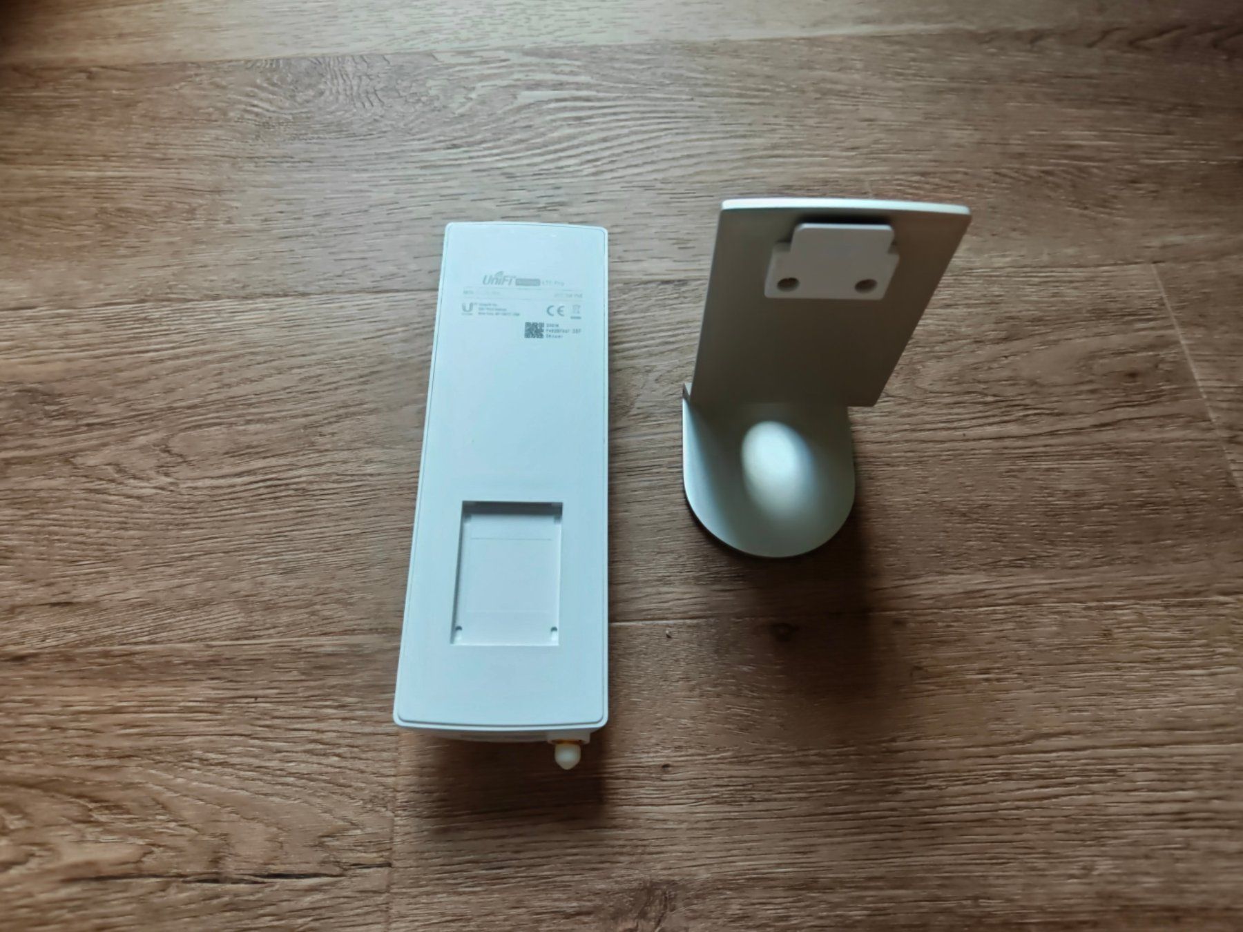 Unifi Modem & Router: Ubiquiti UniFi LTE Pro – Usato da Kefikon TG venduto da Mitx 1