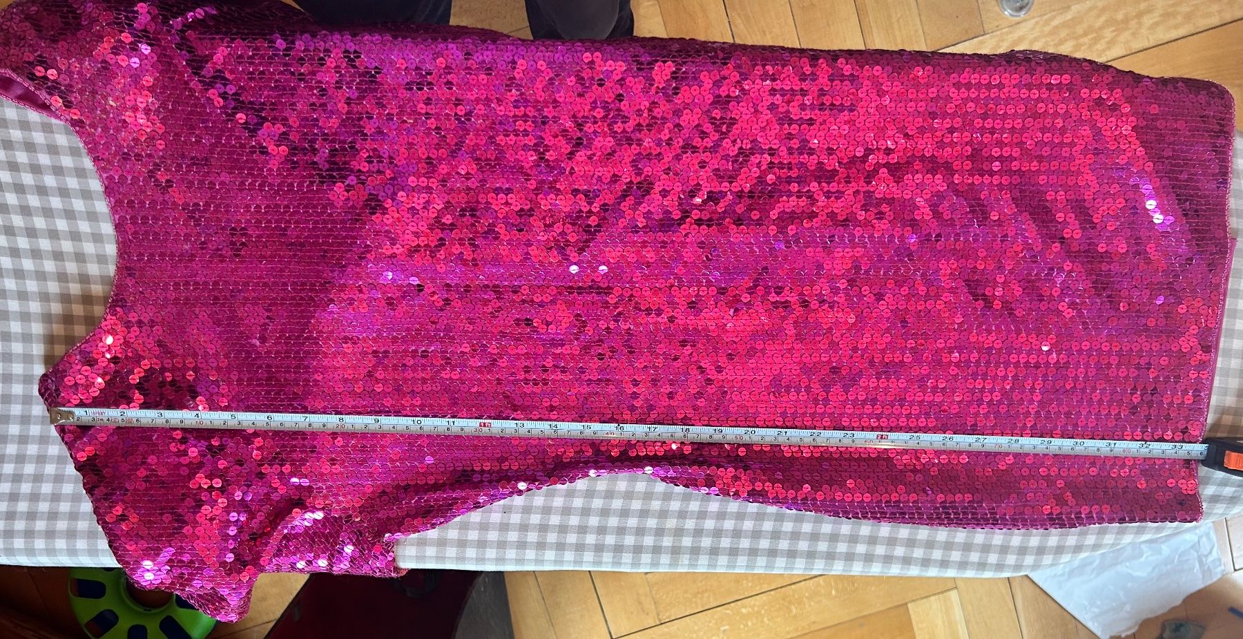 Kleider: Pear Starlink Magenta Sequin Mini Dress, Size Medium – Gebraucht aus Zürich von Mistral61 9