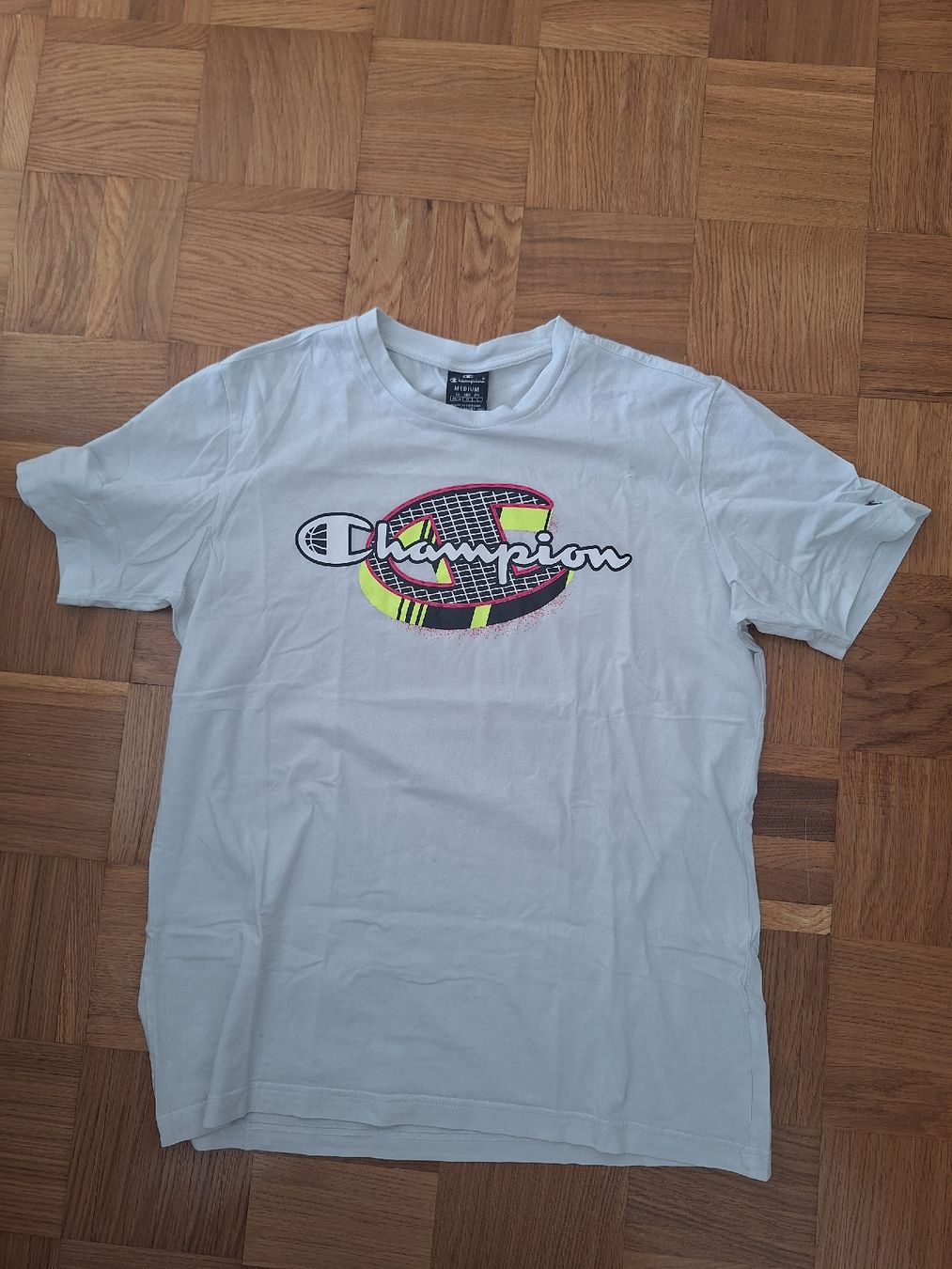Champion T-shirt: t-shirt Champion taille M – Usato da Neuchâtel venduto da bovgae