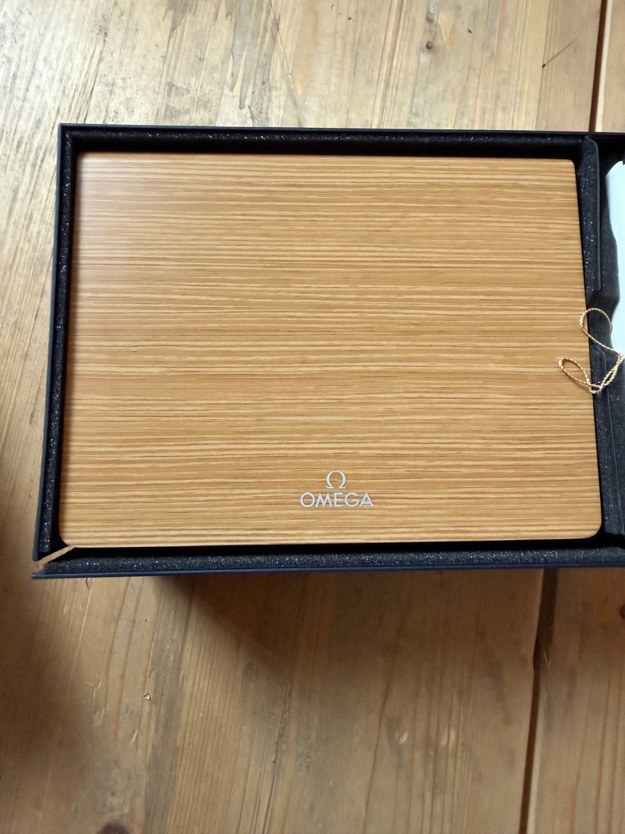 Omega Uhren: Omega seamaster – Neu und originalverpackt aus Neuenegg von M8219 8